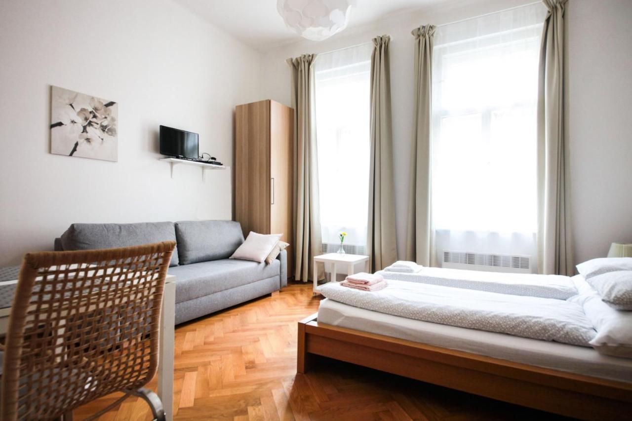 City Castle Aparthotel Prague Exterior photo