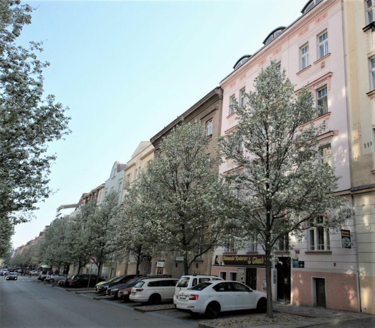 City Castle Aparthotel Prague Exterior photo