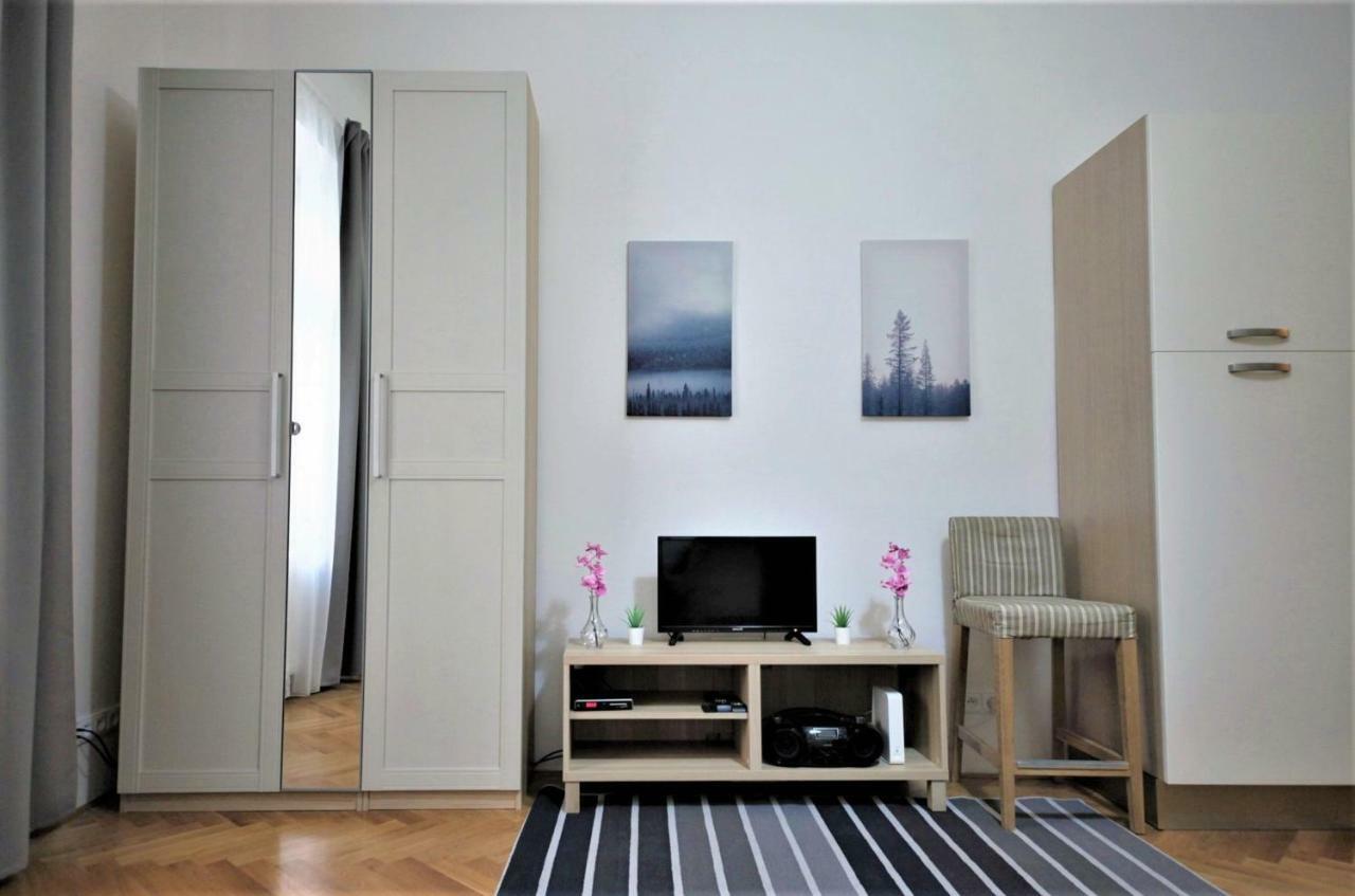 City Castle Aparthotel Prague Exterior photo